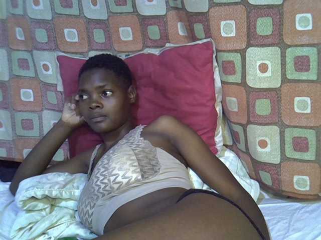 Slender-kerry live cam on BongaCams