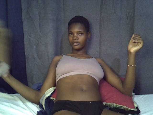 Slender-kerry live cam on BongaCams
