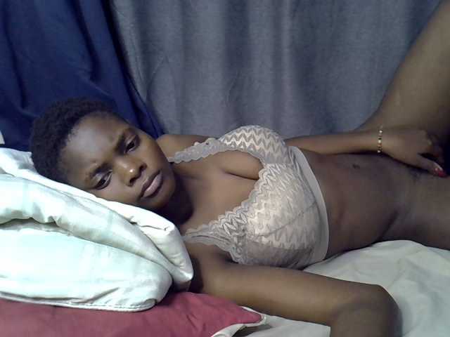 Slender-kerry live cam on BongaCams