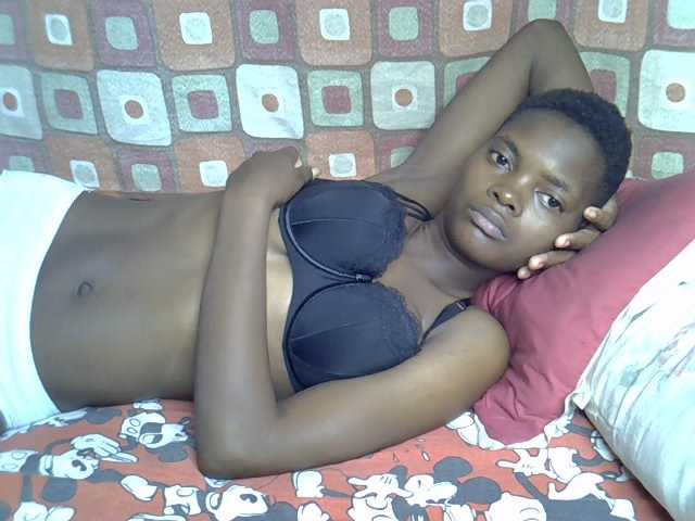 Slender-kerry live cam on BongaCams