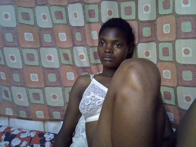 Slender-kerry live cam on BongaCams