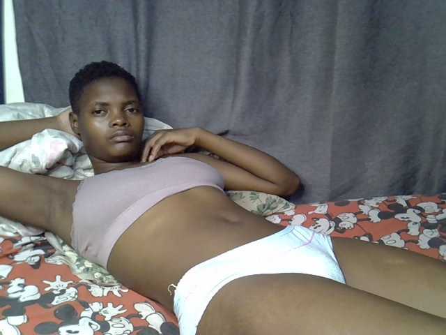 Slender-kerry live cam on BongaCams