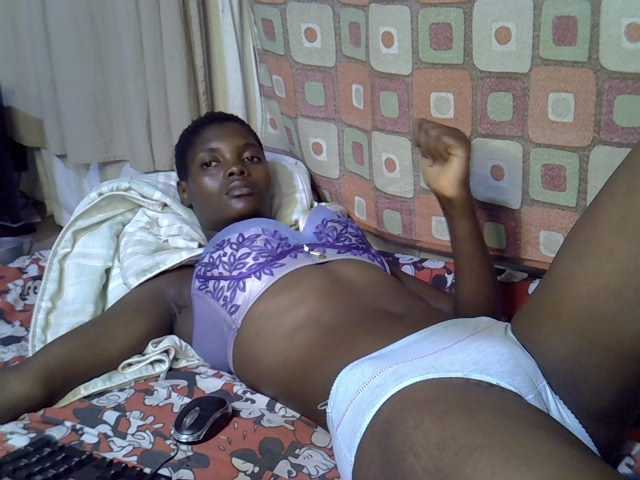 Slender-kerry live cam on BongaCams
