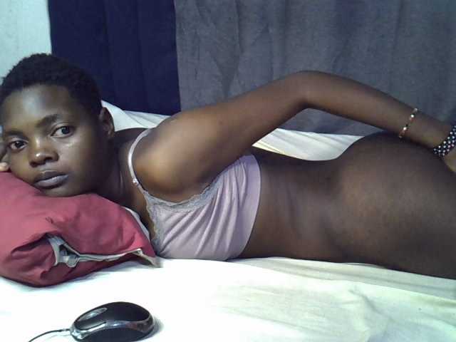 Slender-kerry live cam on BongaCams