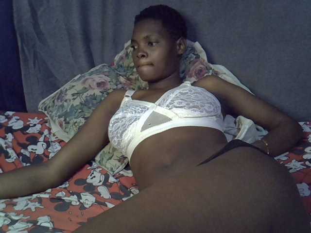 Slender-kerry live cam on BongaCams