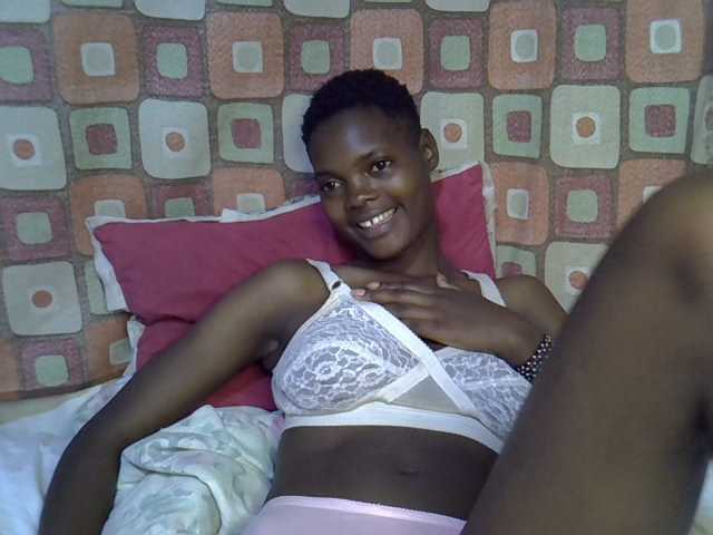Slender-kerry live cam on BongaCams