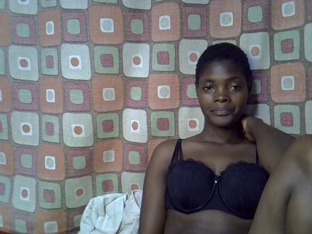 Slender-kerry live cam on BongaCams