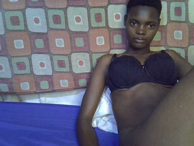Slender-kerry live cam on BongaCams