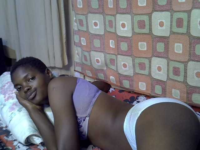 Slender-kerry live cam on BongaCams