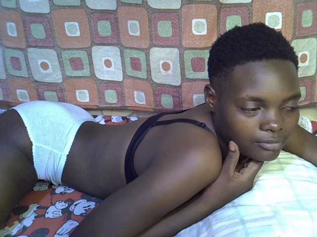 Slender-kerry live cam on BongaCams