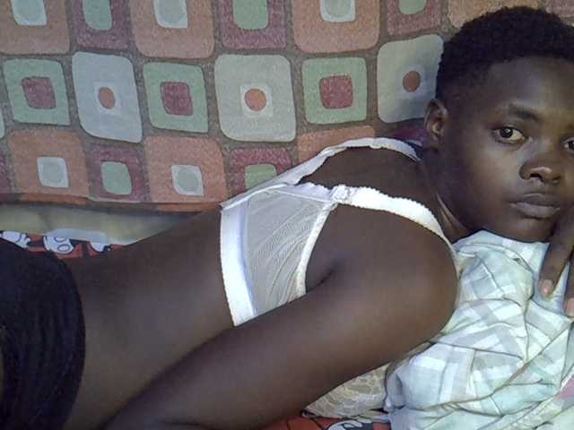 Slender-kerry live cam on BongaCams