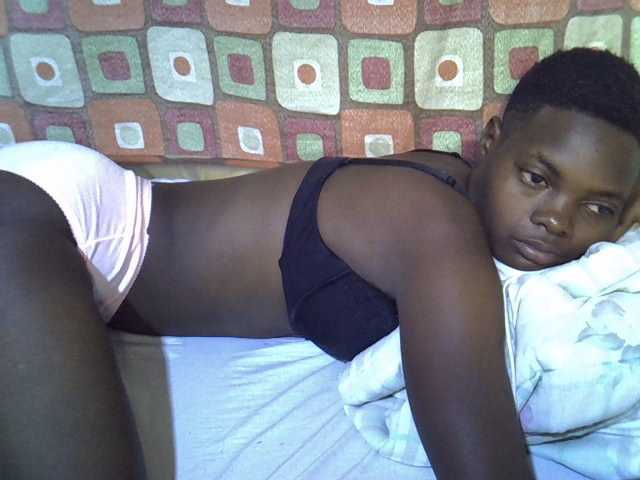 Slender-kerry live cam on BongaCams