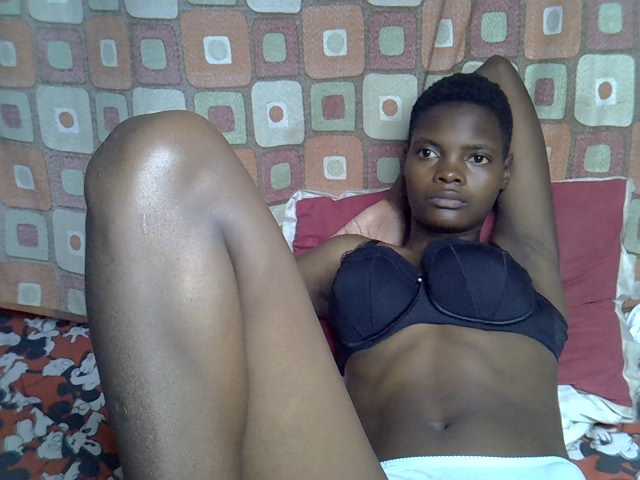 Slender-kerry live cam on BongaCams