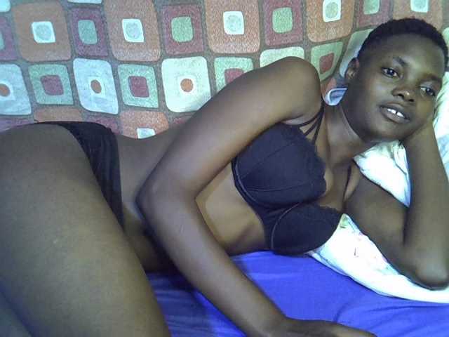 Slender-kerry live cam on BongaCams