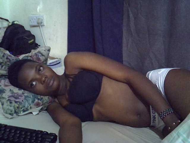 Slender-kerry live cam on BongaCams