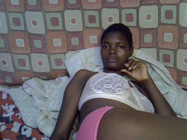 Slender-kerry live cam on BongaCams