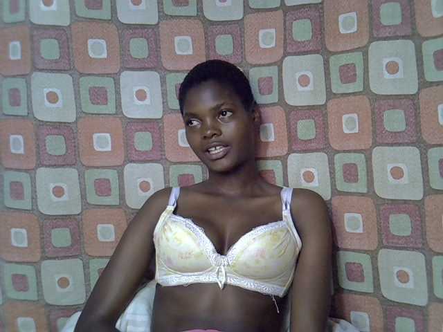 Slender-kerry live cam on BongaCams