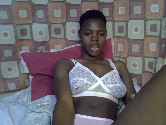 Slender-kerry live cam on BongaCams