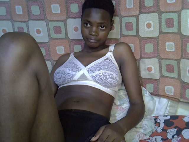 Slender-kerry live cam on BongaCams