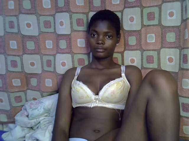 Slender-kerry live cam on BongaCams