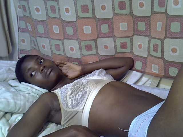 Slender-kerry live cam on BongaCams
