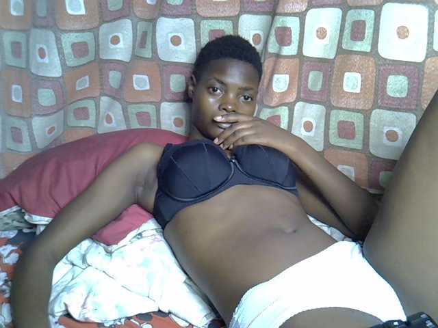 Slender-kerry live cam on BongaCams