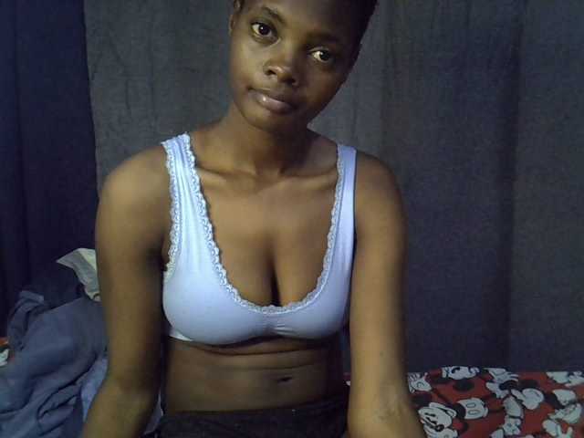 Slender-kerry live cam on BongaCams