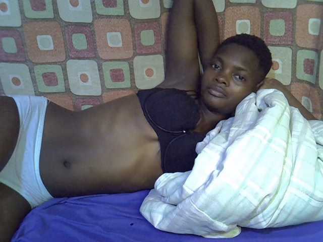 Slender-kerry live cam on BongaCams