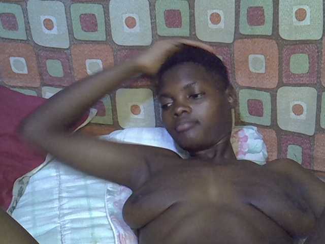Slender-kerry live cam on BongaCams
