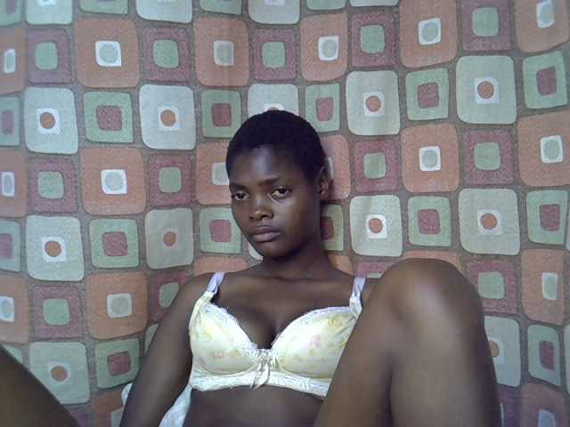Slender-kerry webcam bongacams model stream image