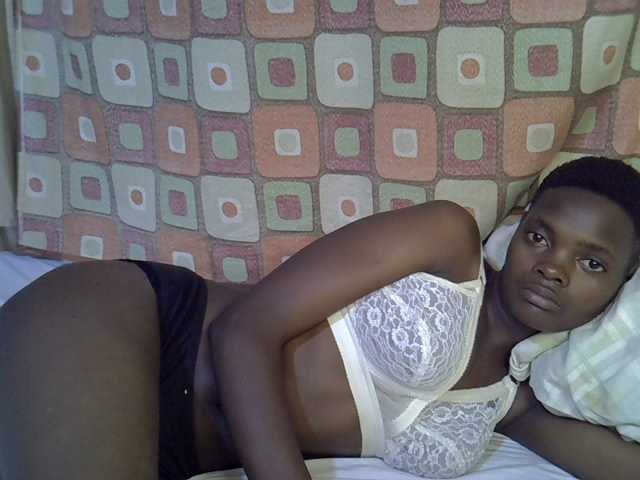 Slender-kerry live cam on BongaCams