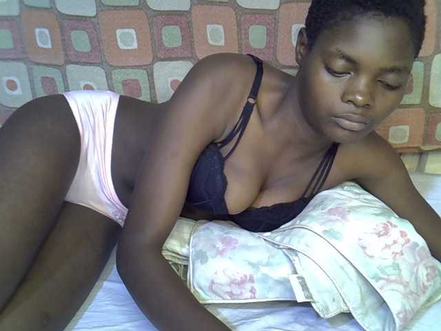 Slender-kerry live cam on BongaCams