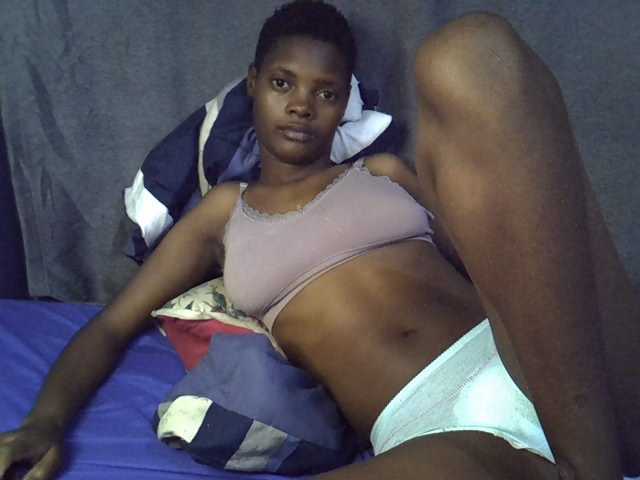Slender-kerry live cam on BongaCams