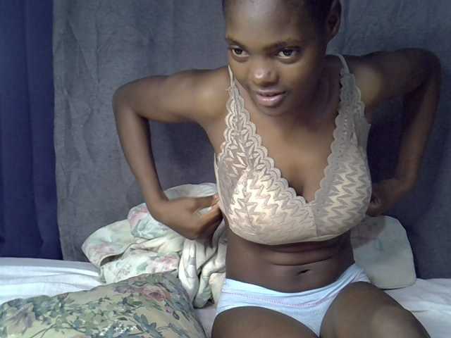 Slender-kerry live cam on BongaCams