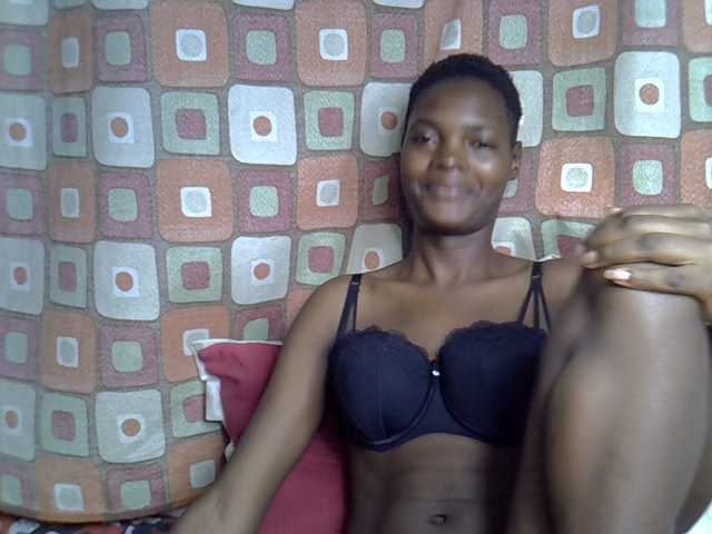 Slender-kerry live cam on BongaCams
