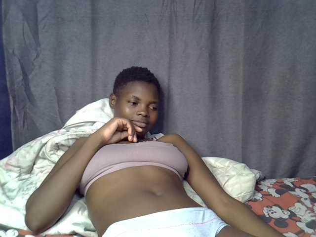 Slender-kerry live cam on BongaCams