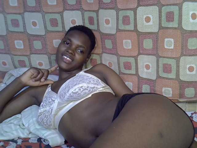 Slender-kerry live cam on BongaCams