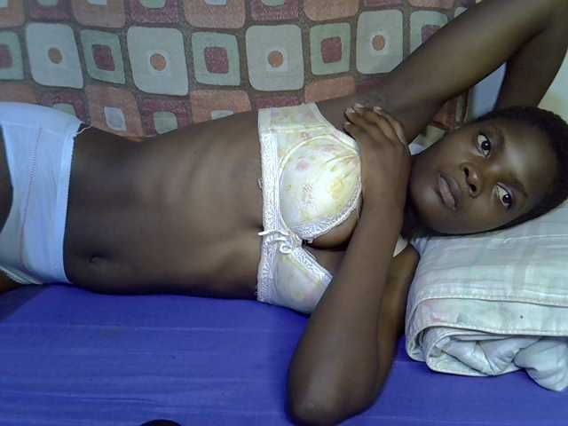 Slender-kerry live cam on BongaCams