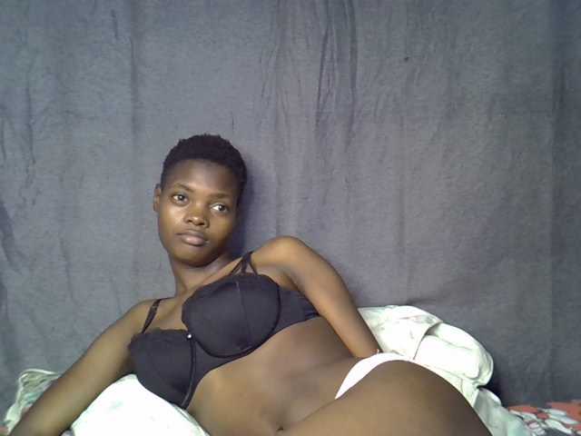 Slender-kerry live cam on BongaCams