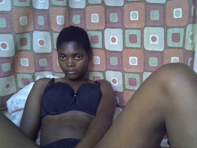 Slender-kerry live cam on BongaCams
