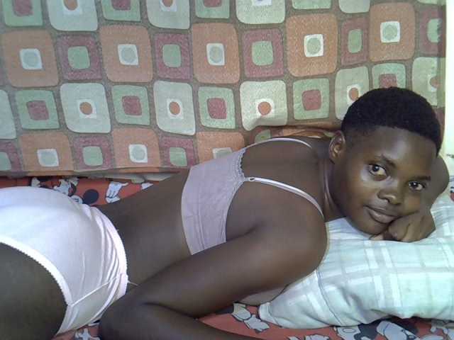 Slender-kerry live cam on BongaCams