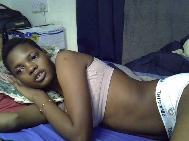 Slender-kerry live cam on BongaCams