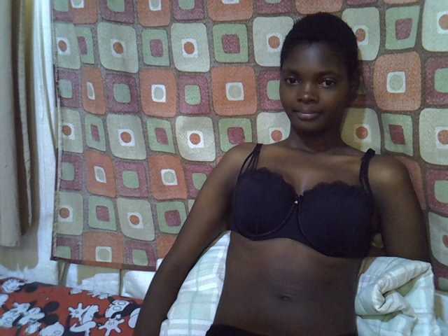 Slender-kerry live cam on BongaCams