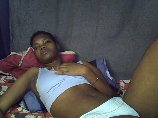 Slender-kerry live cam on BongaCams