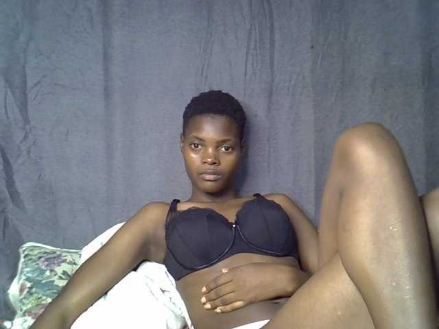 Slender-kerry live cam on BongaCams
