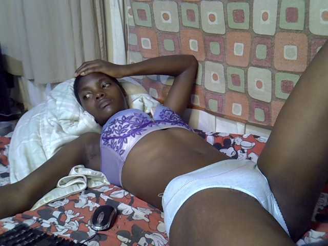 Slender-kerry live cam on BongaCams