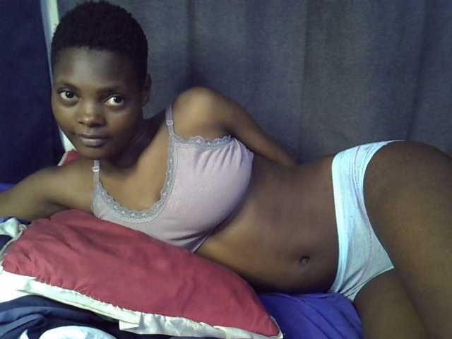 Slender-kerry live cam on BongaCams