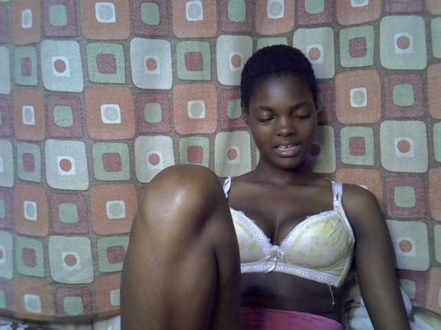 Slender-kerry live cam on BongaCams