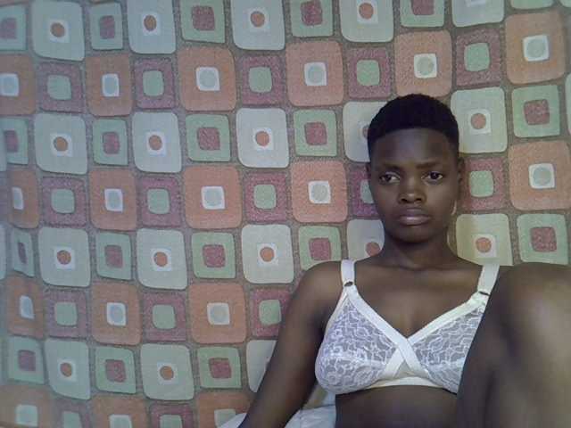 Slender-kerry live cam on BongaCams