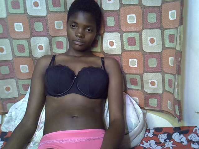 Slender-kerry live cam on BongaCams